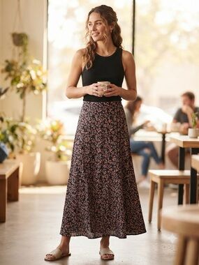 Bobeau Flowy Maxi Skirt in Black with tan leaf Print